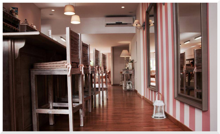 diaforetiko nail bar cure nailworks glyfada the bar