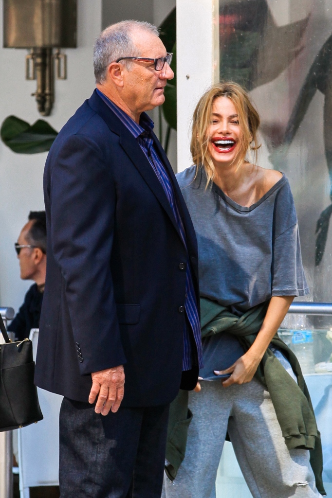 sofia-vergara, parapanw kila, peoplegreece