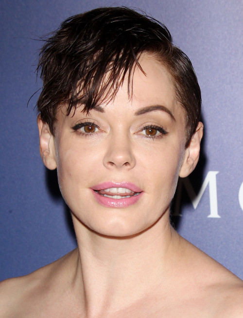ROSE MCGOWAN AGORISTIKO KOUREMA