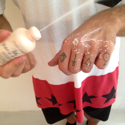 xristos poudra mallia