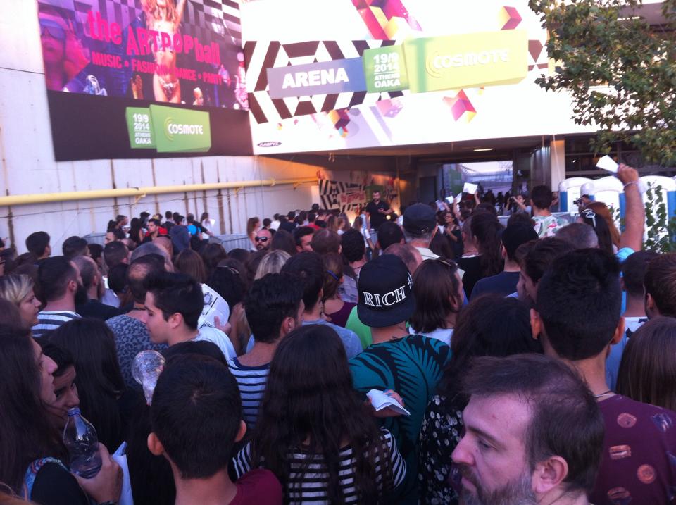 peoplegreece, lady gaga, tragoudia