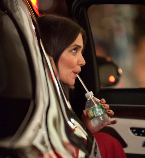 katie holmes prosopo tis olay backstage