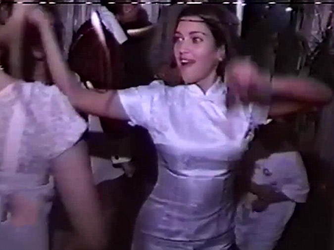 kim-kardashian, genethlia, 13, diasimi, peoplegreece