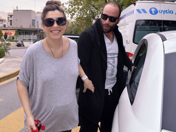 delikoura-eksodos-mitera-genna, peoplegreece