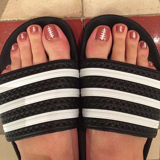 katy perry super bowl pedicure pentikiour nail art