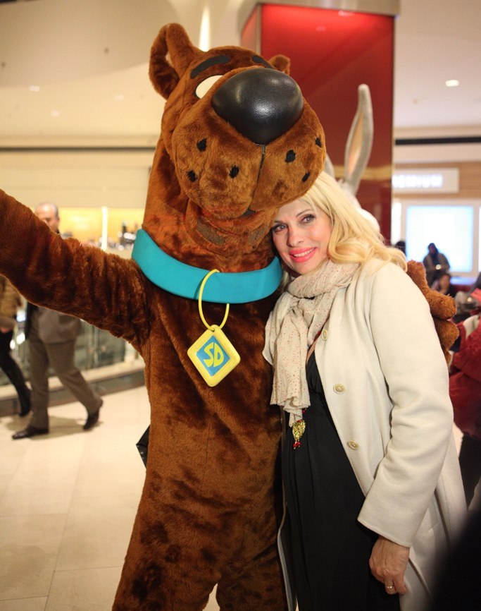 Eleni-Menegaki, emporiko kentro, paidia, peoplegreece