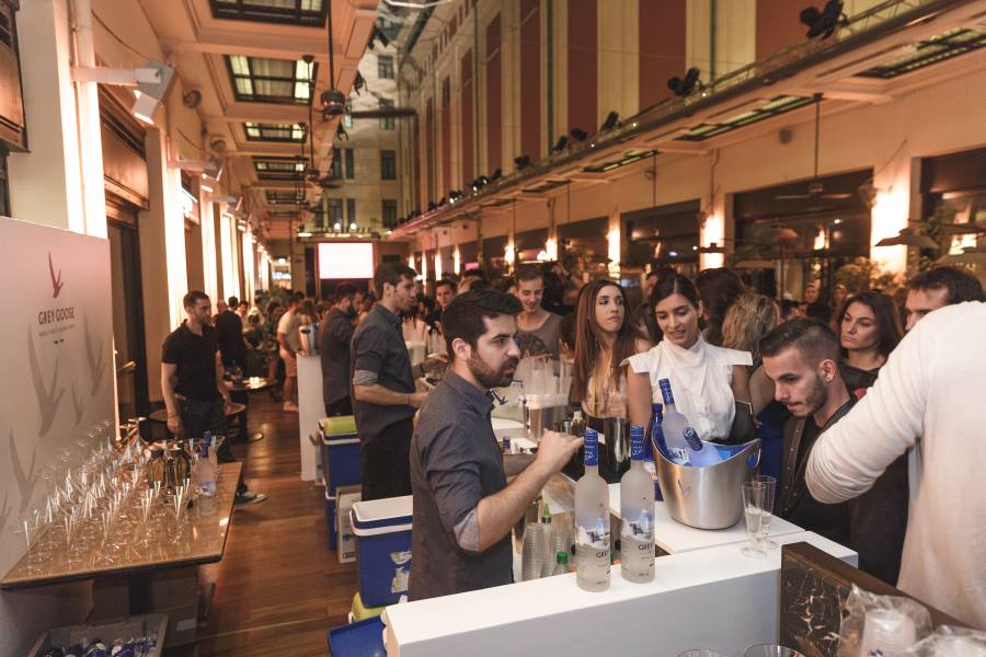 kosmos sto bar tis grey goose