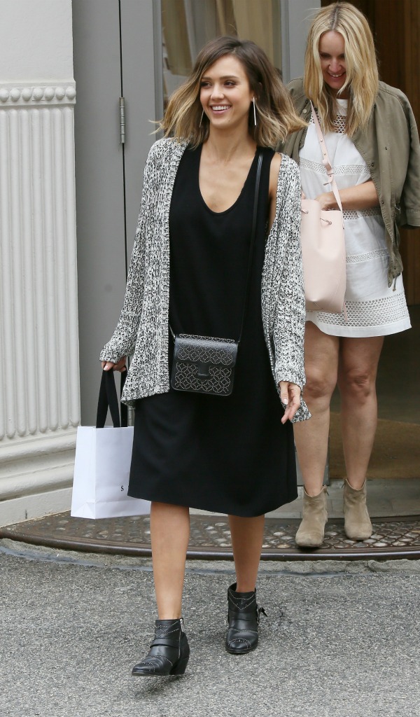 jessica alba, loose forema