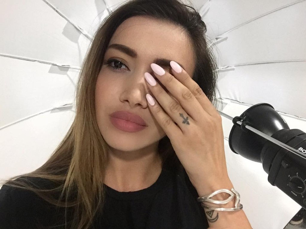 olga farmaki, manicure