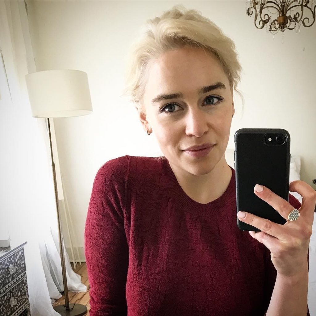 mirror selfie, emilia clarke