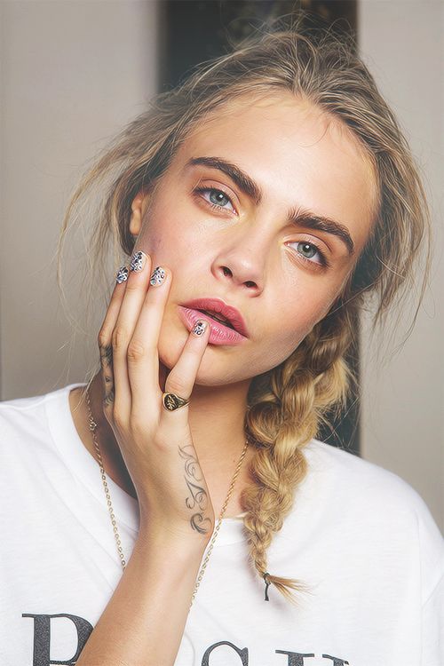 Cara-Delevingne-tattoo-4
