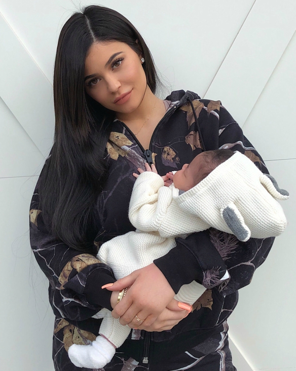kylie-jenner-stormi