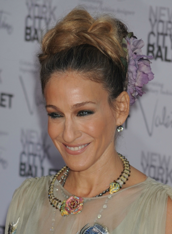 Splash News / Ideal Image, λουλούδια στα μαλλιά