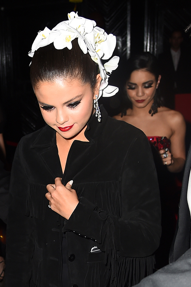 UK CLIENTS MUST CREDIT: AKM-GSI ONLY Selena Gomez, Lily Collins and Vanessa Hudgens seen leaving the Up and Down' night club moments after Justin Bieber shows up. Pictured: Selena Gomez, Lily Collins and Vanessa Hudgens Ref: SPL1017595 040515 Picture by: AKM-GSI / Splash News
