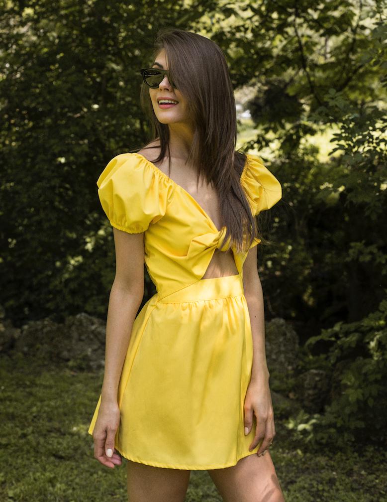 Όλα τα ρούχα της capsule συλλογής είναι διαθέσιμα στο shop.theblondesalad.com