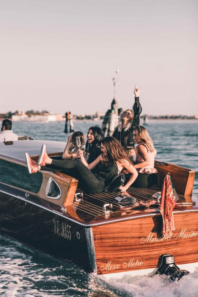 PUMA Suede Bow Venice. Image@emy_ltr, @chloebbbb, @ alicebasso, @ chechurodriguez_real