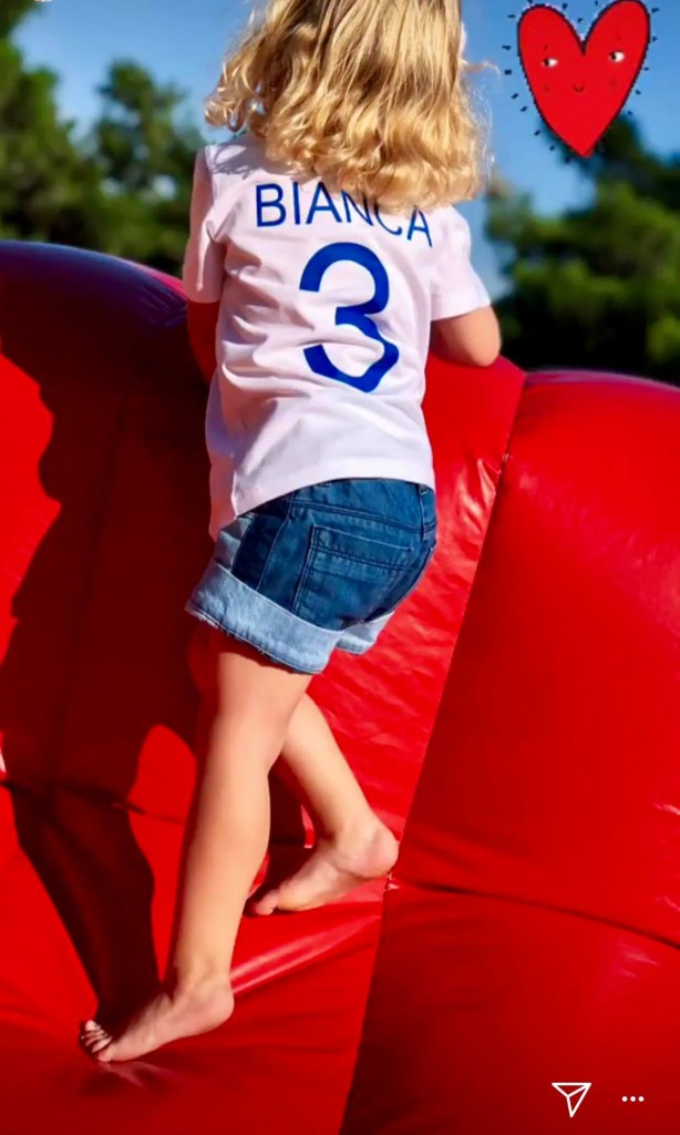 33994004_1759308234156919_3339812624303915008_n, Βίκυ Καγιά