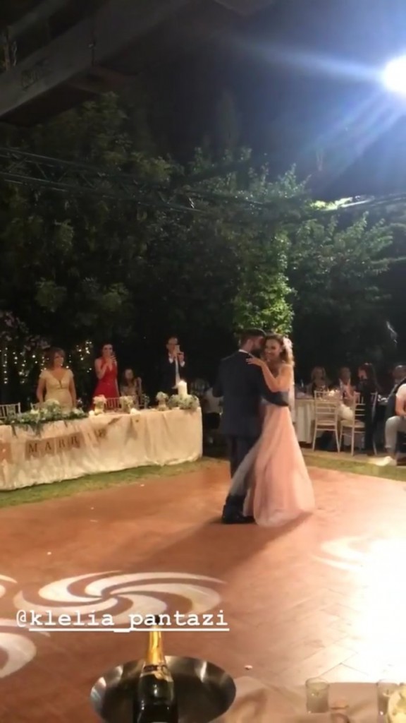 Η Κλέλια Πανταζή παντρεύτηκε τον αγαπημένο της Λευτέρη Τσάκαλο