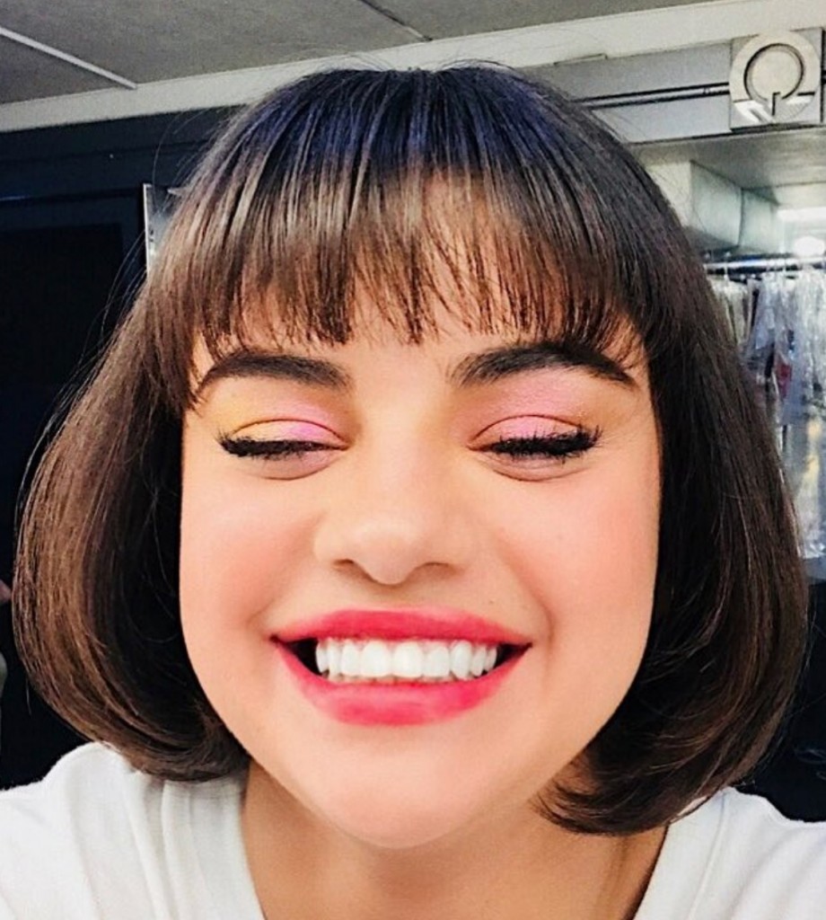 selena gomez selfie