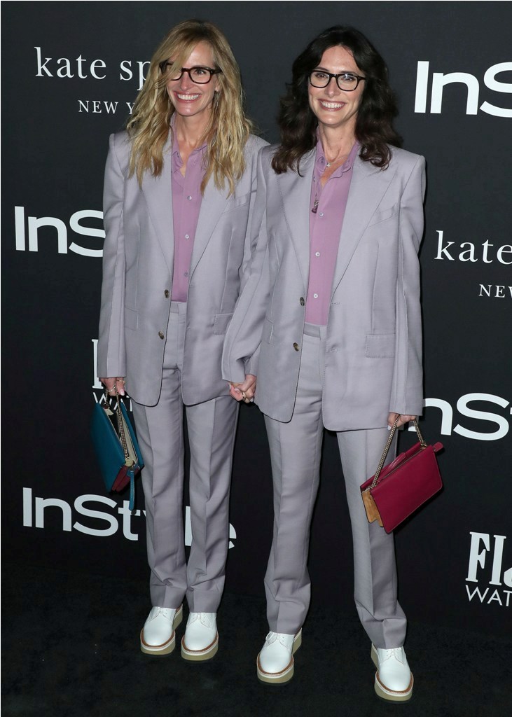 Celebrities at the 4th Annual InStyle Awards at The Getty Center in Los Angeles, CA.  Pictured: Julia Roberts,Jennifer Aniston Ref: SPL5035653 221018 NON-EXCLUSIVE Picture by: SplashNews.com  Splash News and Pictures Los Angeles: 310-821-2666 New York: 212-619-2666 London: 0207 644 7656 Milan: +39 02 4399 8577 Sydney: +61 02 9240 7700 photodesk@splashnews.com  World Rights, No Austria Rights, No Germany Rights, No Switzerland Rights