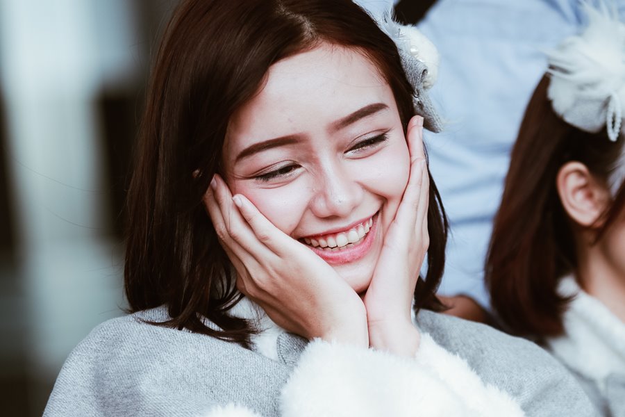 happy woman καθαρισμός προσώπου