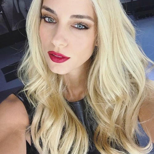 doukissa nomikou, red lips, homepage image, kokkino kragion