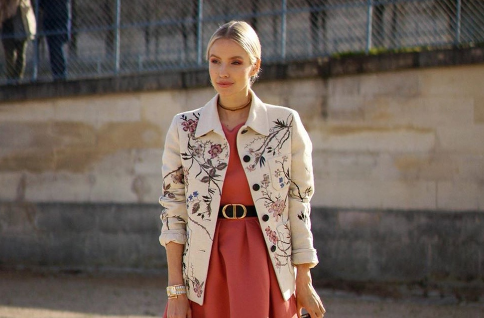 H Leonie Hanne σε σικ εμφάνιση