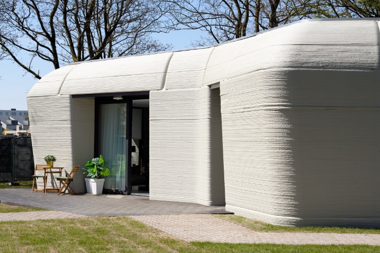 First tenants move into 3D-printed home in Eindhoven-1