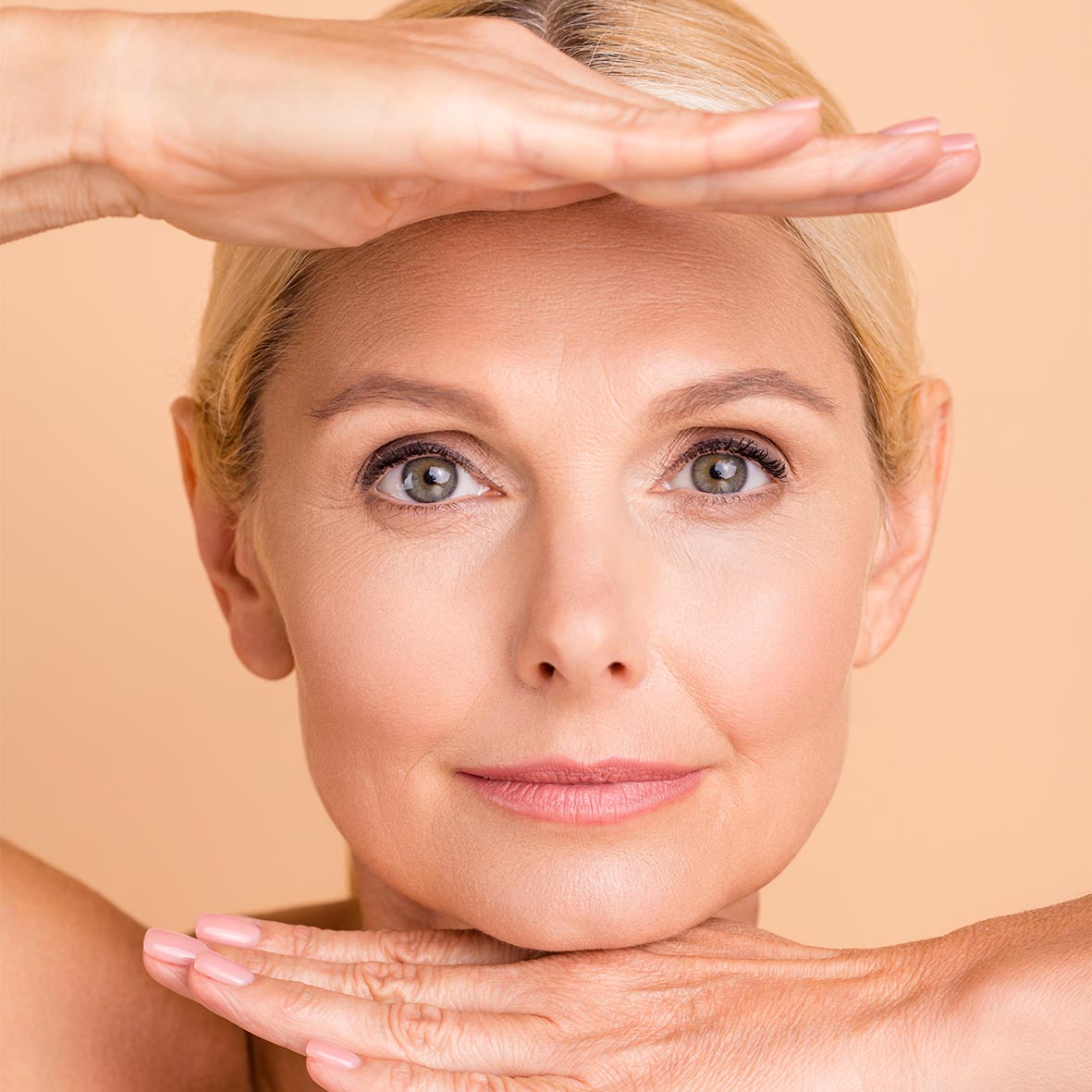 Koντινό σε γυναικείο πρόσωπο. Κόνσεπτ για πλαστική ή για σπα