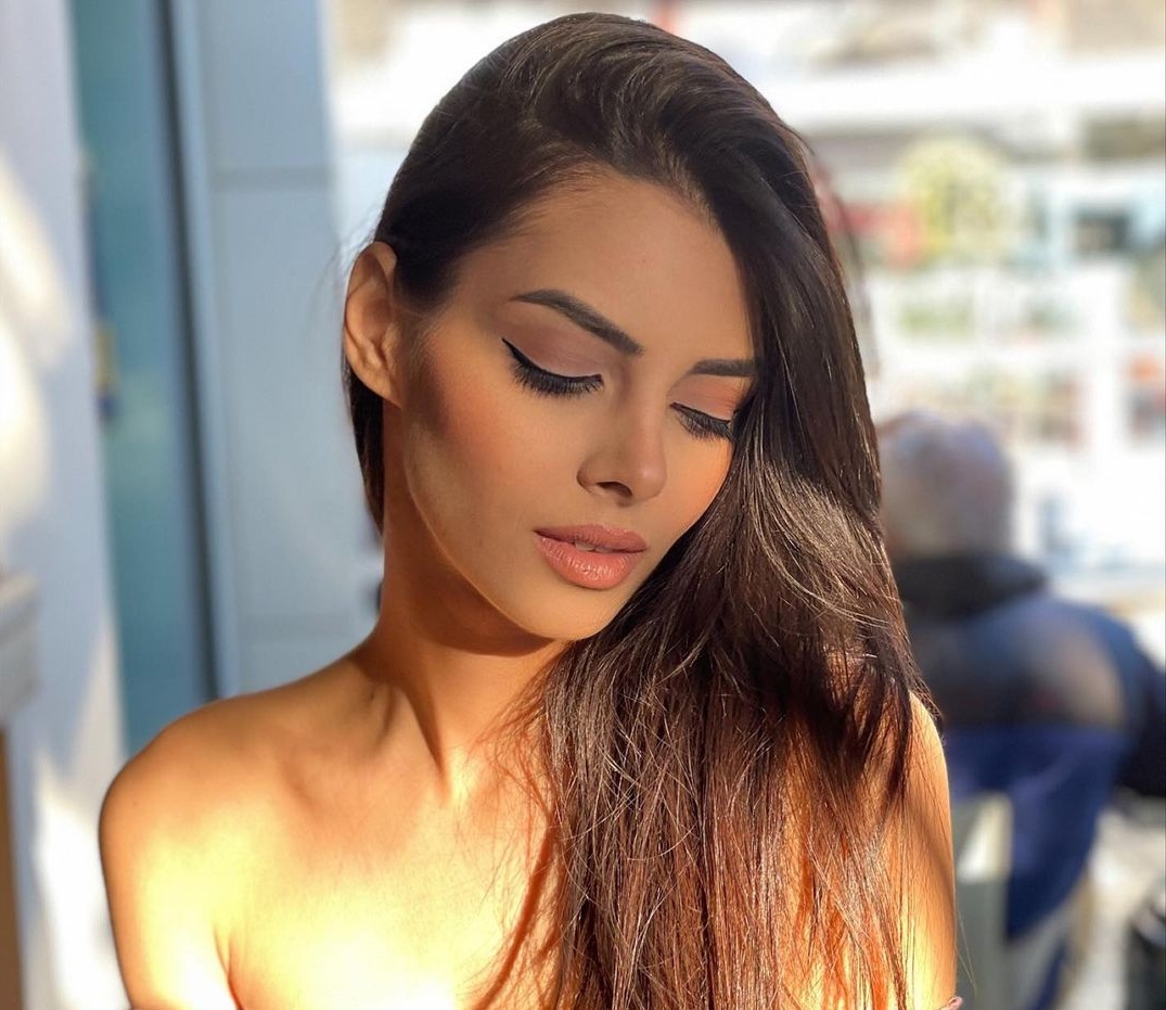 Άννα Μπεζάν