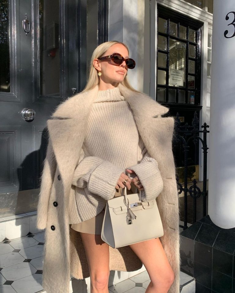 H Leonie Hanne στα μπεζ