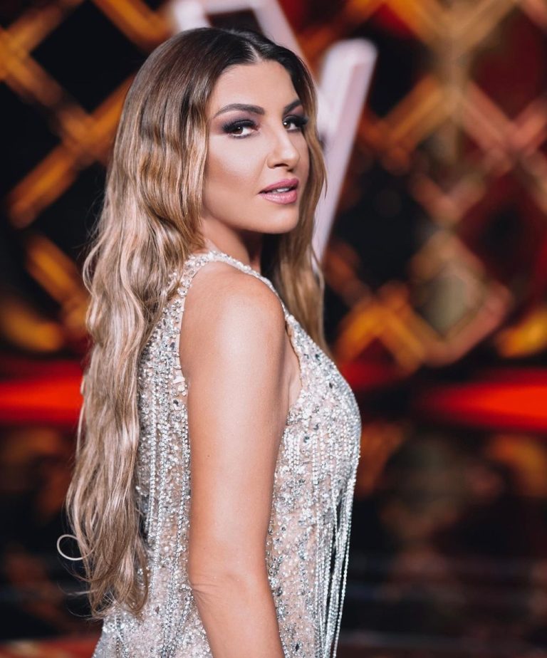 Έλενα Παπαρίζου