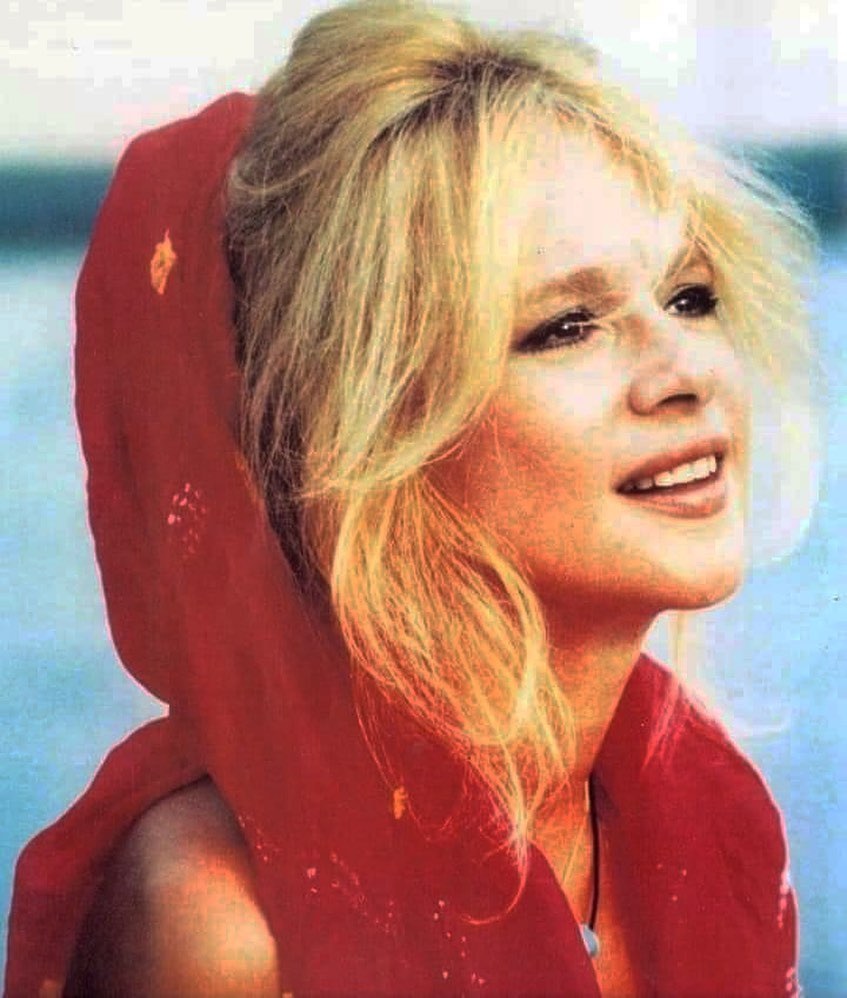 Αλίκη Βουγιουκλάκη