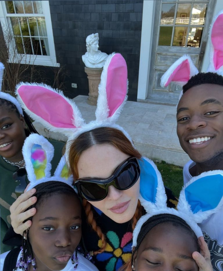 Madonna με οικογένεια πάσχα