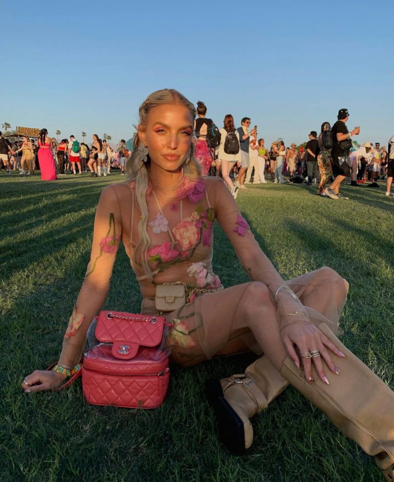 H Leonie Hanne με μπόχο σικ εμφάνιση