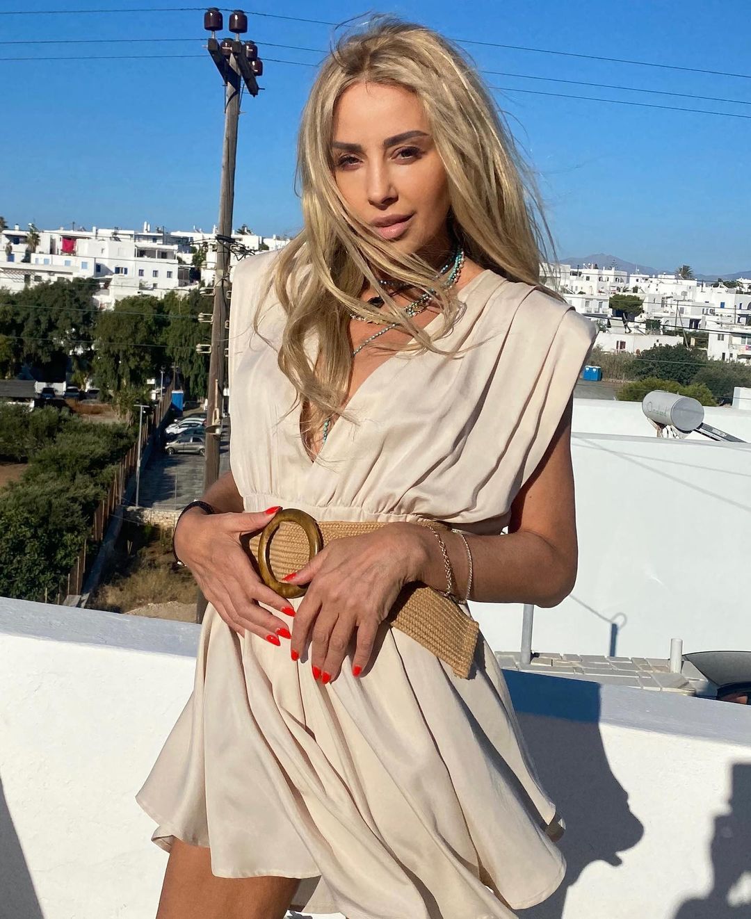 Γωγώ Μαστροκώστα σε καλοκαιρνό mood