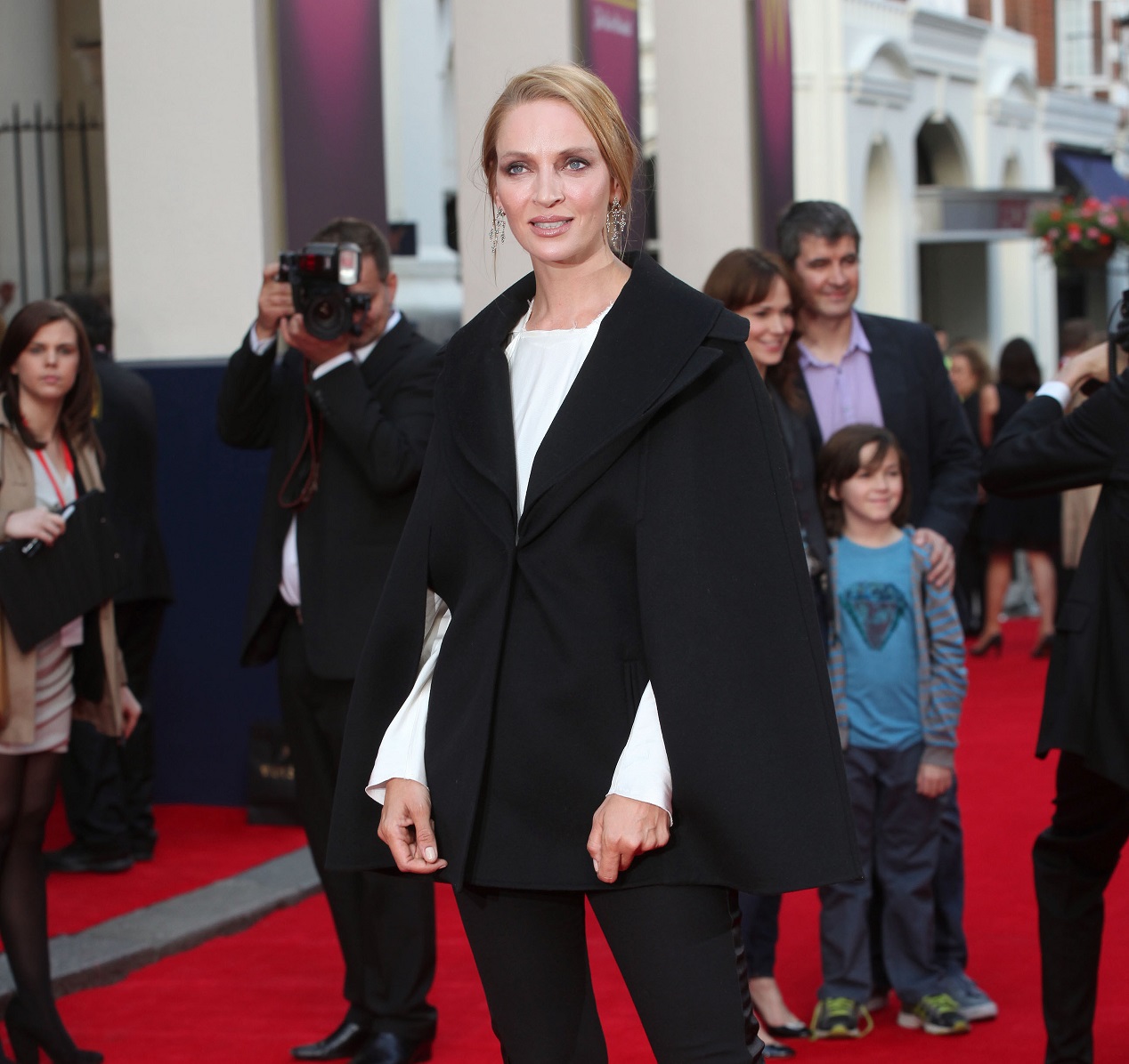 H Uma Thurman φτάνει για τη βραδιά Τύπου του "Charlie And The Chocolate Factory", στο Theatre Royal, Λονδίνο.