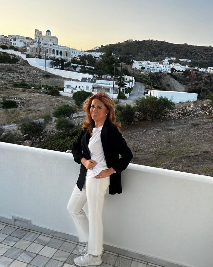 Mιμή Ντενίση διακοπές