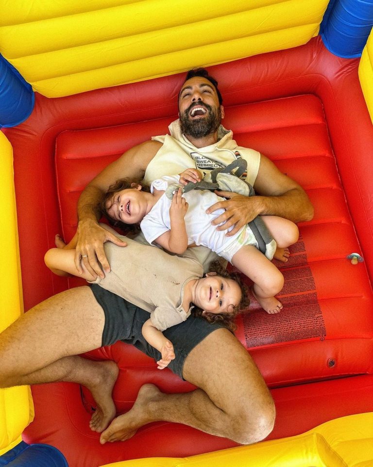 Σάκης Τανιμανίδης Κόρες