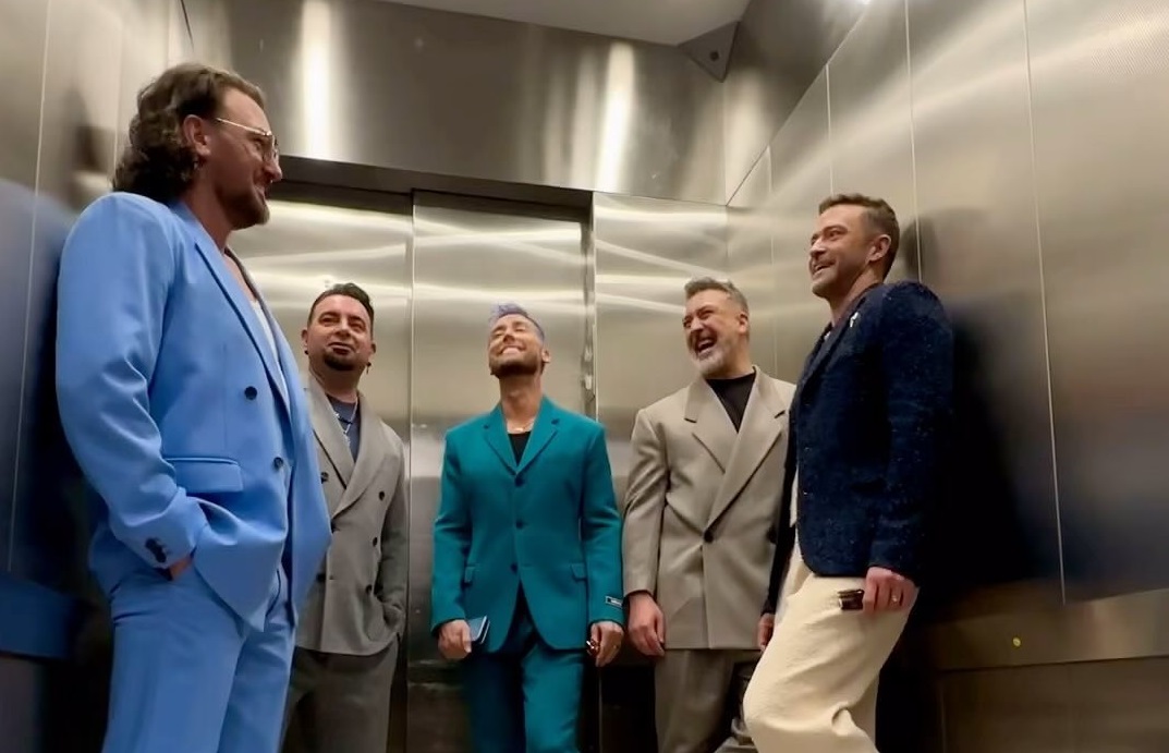 *NSYNC: Επανασύνδεση έπειτα από δέκα χρόνια στη σκηνή των VMAs - InStyle