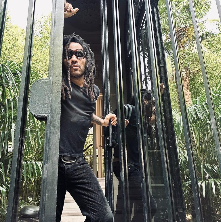 Ο Lenny Kravitz με γυαλιά ηλίου