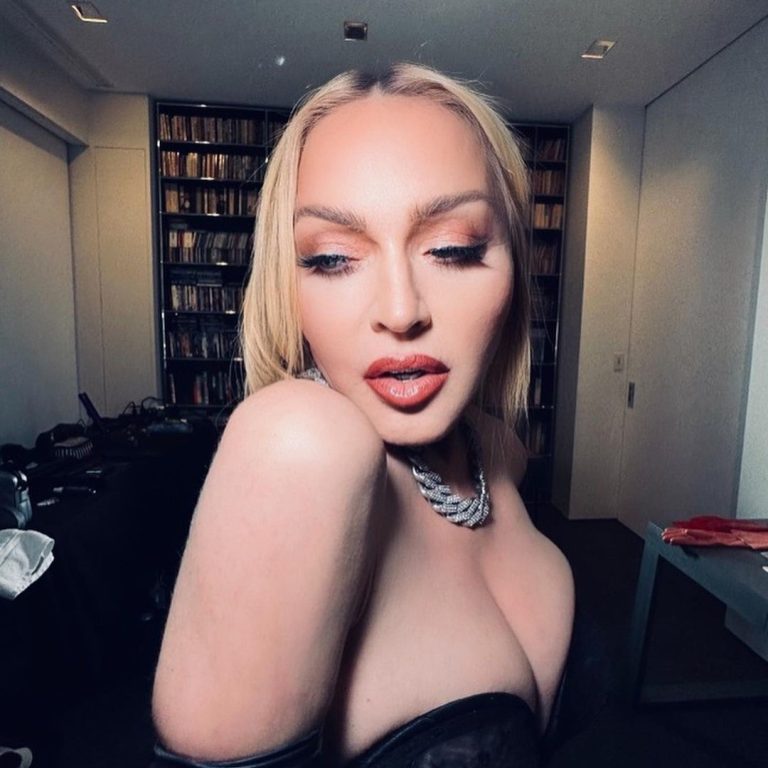 Madonna κοντινό με κόσμημα