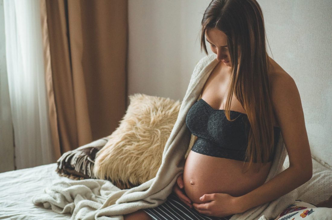 Oι γυναίκες που σκοπεύουν να αποκτήσουν παιδί πρέπει να αρχίσουν να λαμβάνουν φυλλικό οξύ 