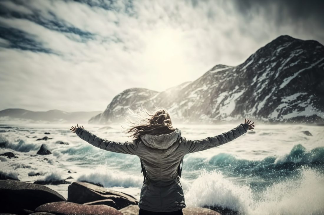 Γυναίκα ταξιδεύει χειμωνα χιόνια