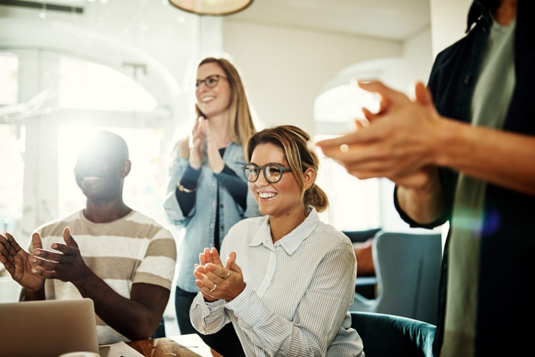 Συνάδελφοι στο γραφείο