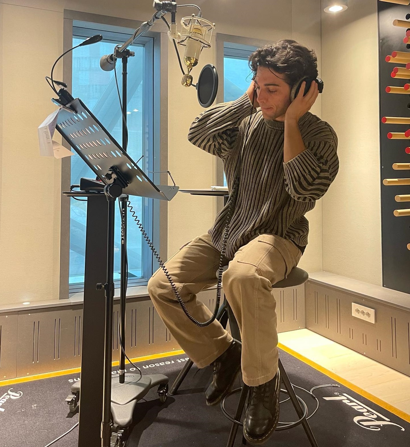 O Gianluca Ginoble των Il Volo είναι στο στούντιο ηχογράφησης