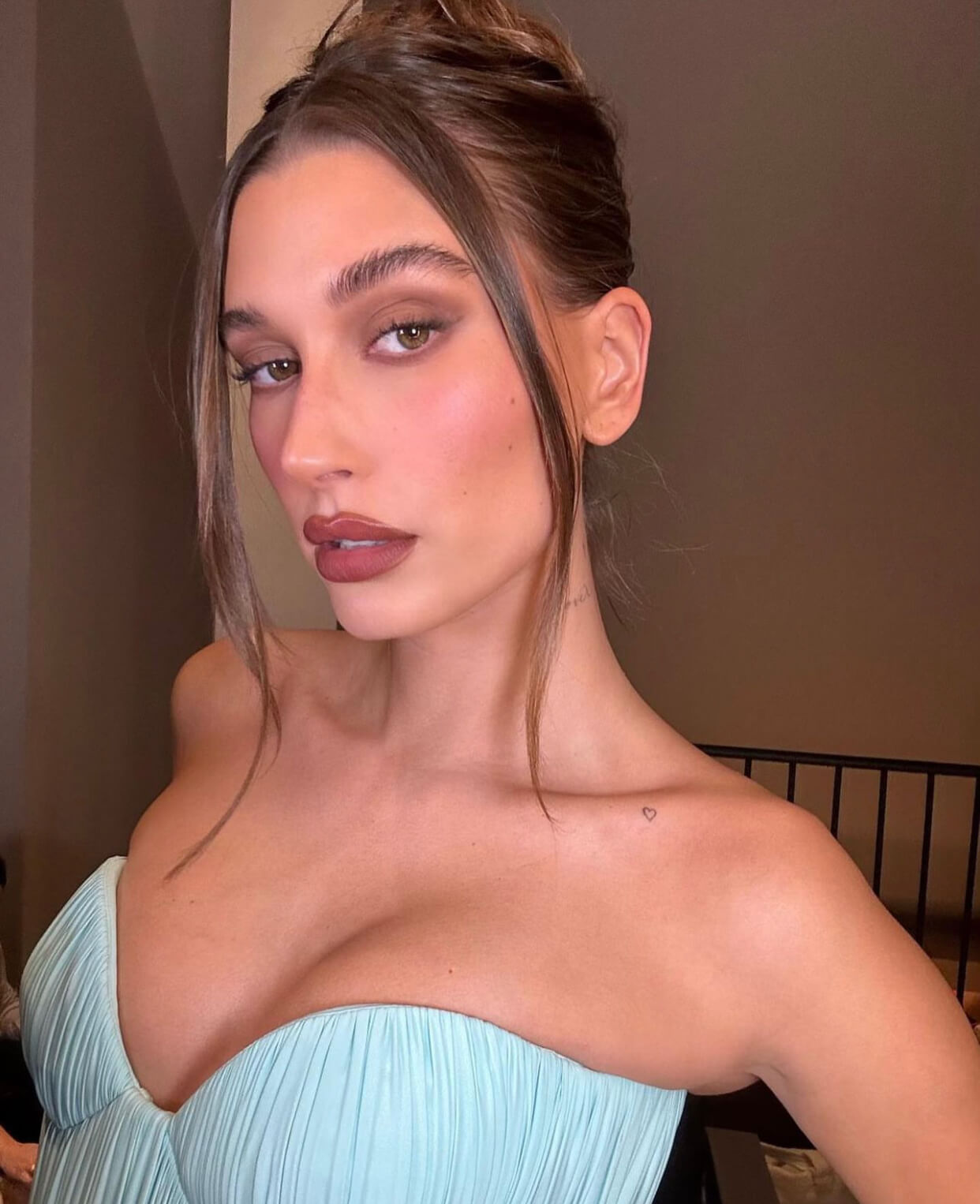 Naked Smoky Eyes: Ο πιο cool τρόπος για να δώσετε βάθος στο βλέμμα