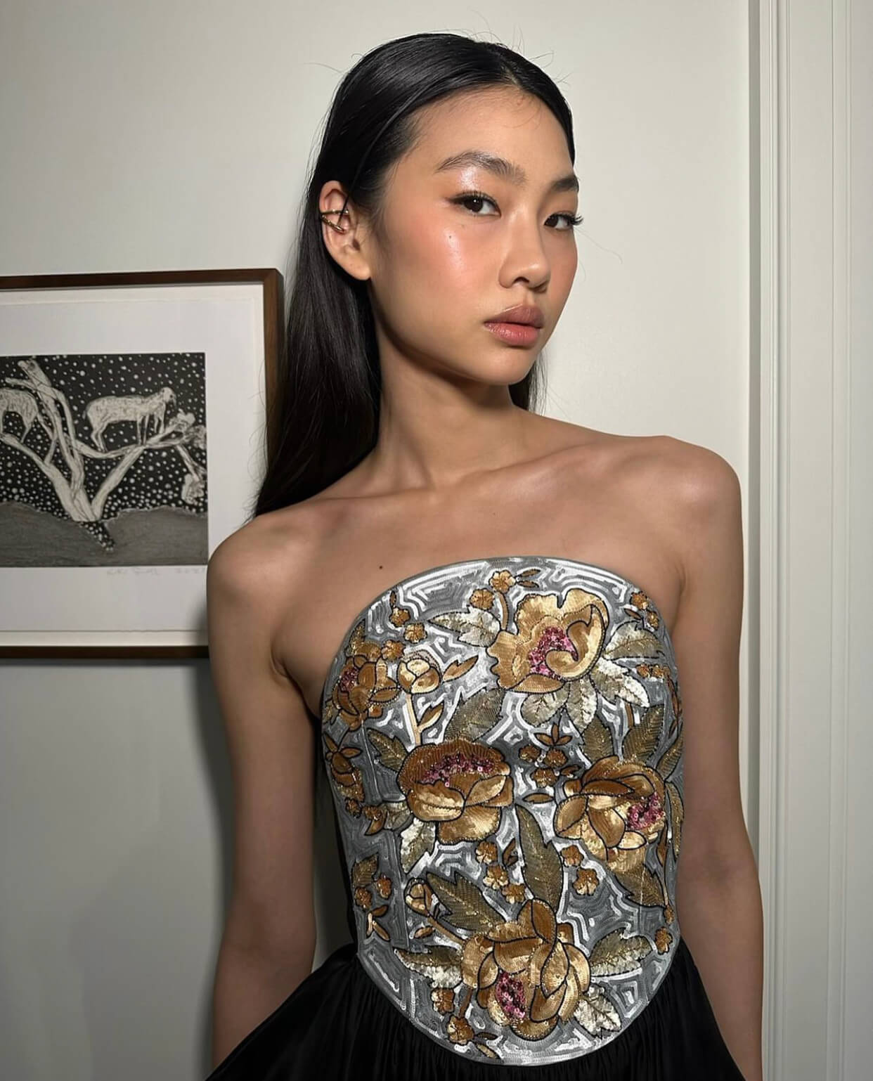 Η πρωταγωνίστρια του Squid Game με ίσια μακριά μαλλιά