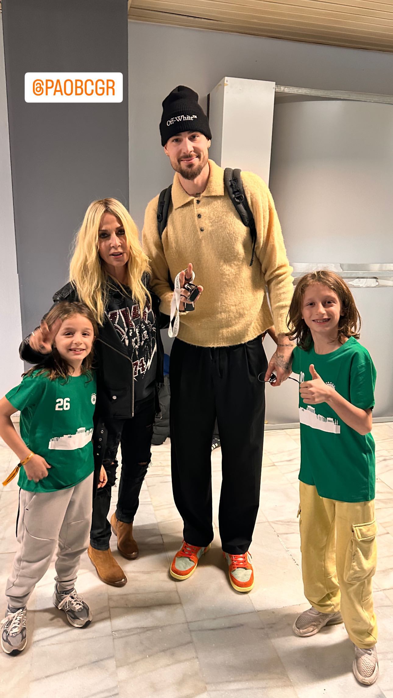 Η Άννα Βίσση στο γήπεδο