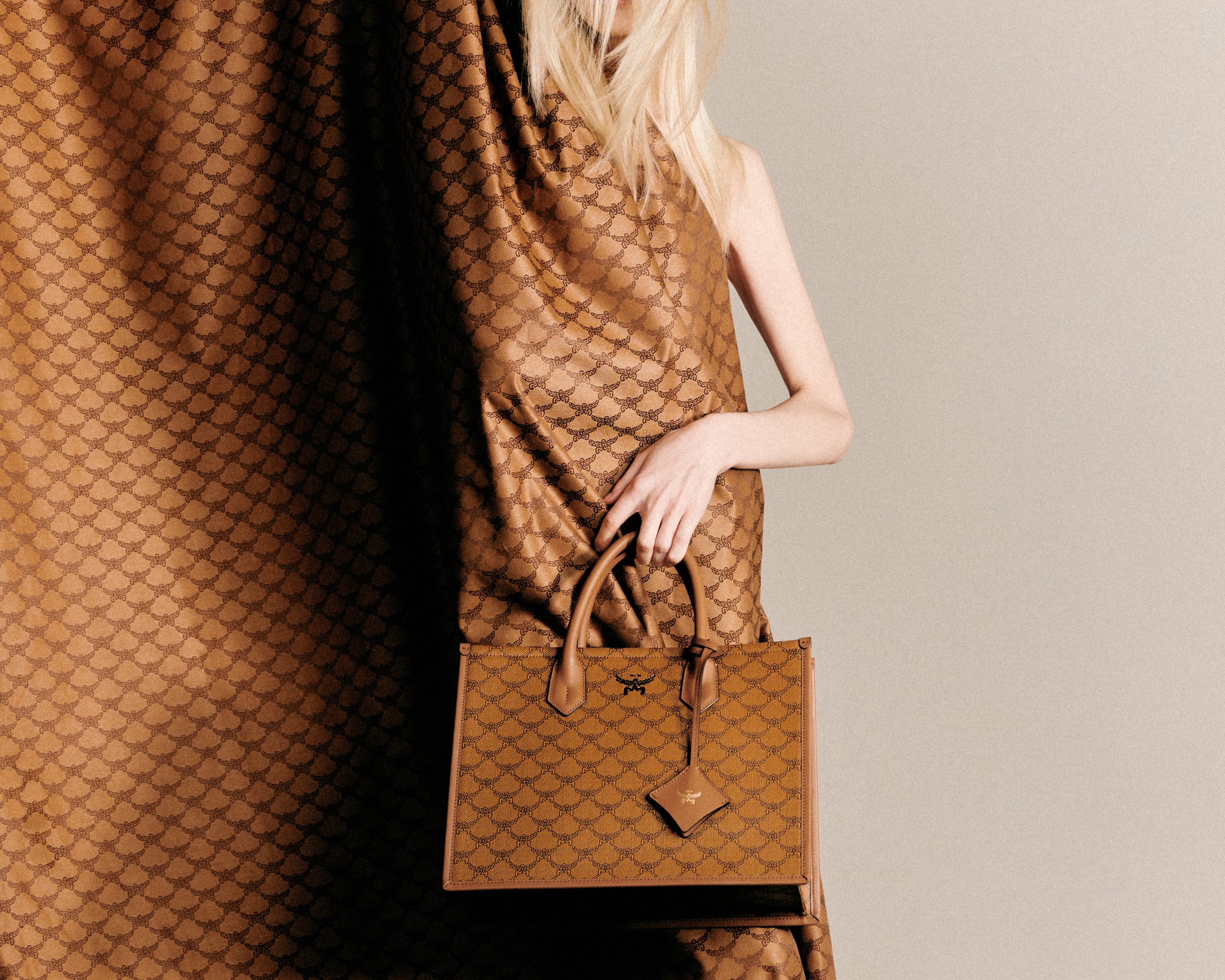 mcm bag lauretos new logo